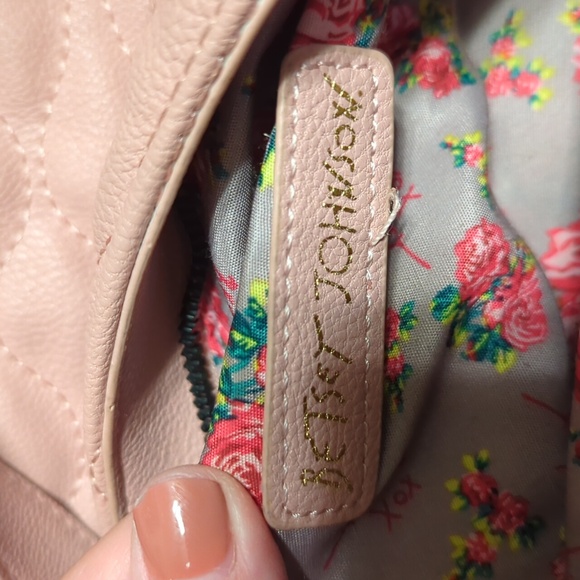 Pink Betsey Johnson purse bag tote with detachable bow and adjustable strap - Picture 10 of 11